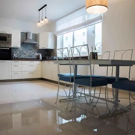 Seacrest Apartment St. Paul's Bay